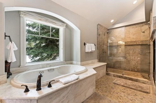 14115 Ski Slope Way, Truckee CA  96161-7030 exterior