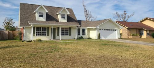 1518 Blue Grass Ln, Lynn Haven, FL 32444-3373
