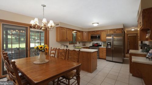 13 Woodside Ln, Flemington NJ  08822-3221 exterior