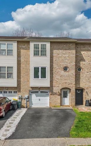 317 2nd St, Alburtis, PA 18011-9316