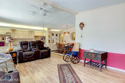 704 Silverthorn Ct, Sebastian FL  32976-7349 exterior