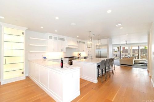 420 31st St, Manhattan Beach CA  90266-3975 exterior