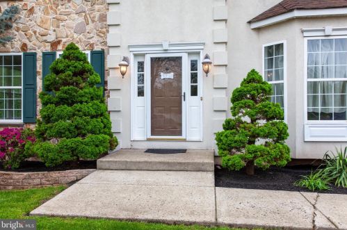 50 Ashley Cir, Gilbertsville PA  19525-8876 exterior