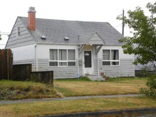 1016 61st St, Tacoma, WA 98404-2403