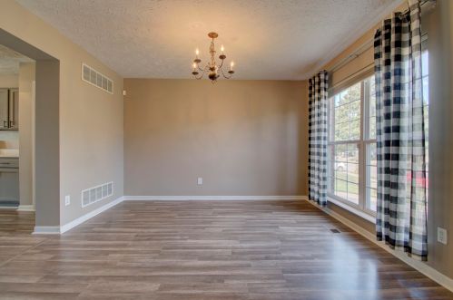 1733 Greatwood Dr, Florence KY  41042-8121 exterior