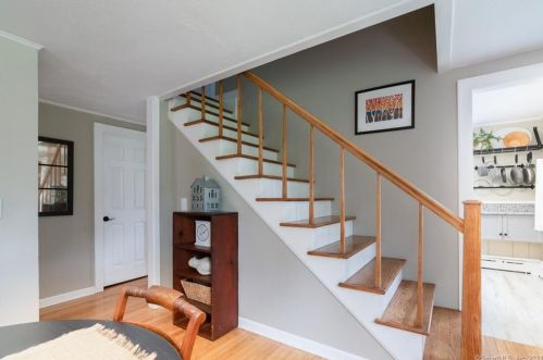 25 Losee Dr, Litchfield CT  06778-2507 exterior