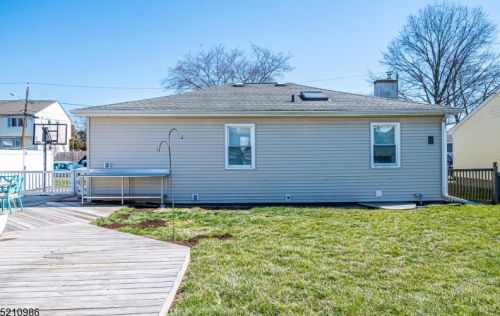 112 20th Ave, Manville NJ  08835-1640 exterior