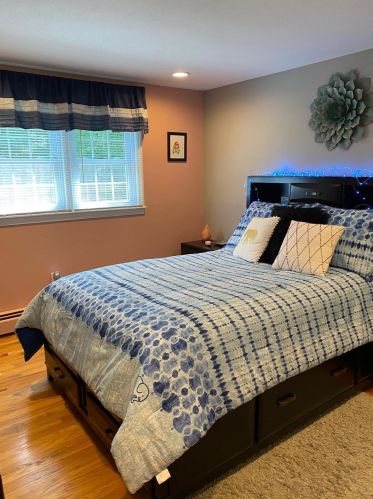 15 Woodbury St, Salem NH  03079-3212 exterior