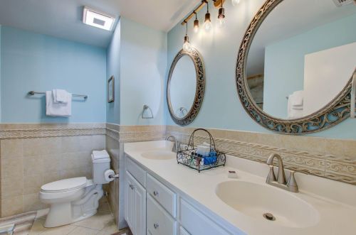 515 Seascape Ct, Isle Of Palms SC 29451-4831 exterior