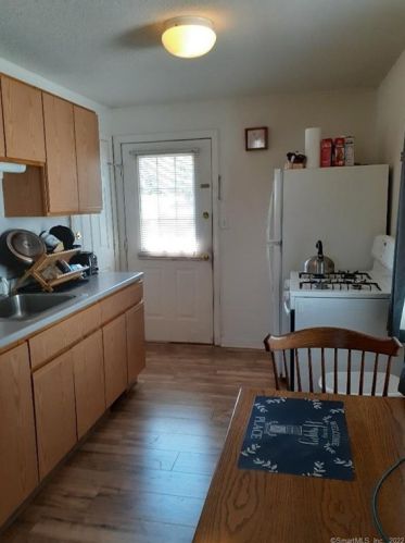 17 Tyler Cir, Manchester, CT 06040-4711