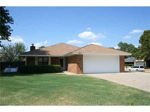 1801 Greenway Ct, Yukon, OK 73099-5652