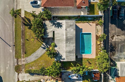 935 Poplar Dr, West Palm Beach, FL 33403-2022