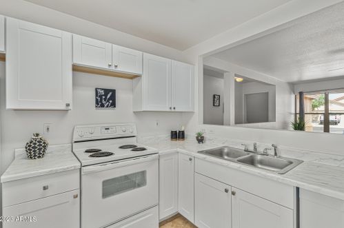 15601 Port Au Prince Ln, Sun City, AZ 85379-6284
