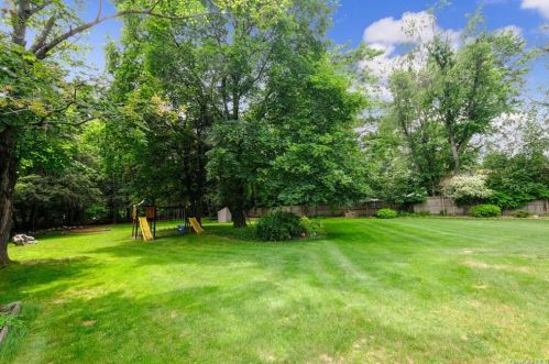 70 Mountain View Rd, Fishkill NY  12524-3209 exterior