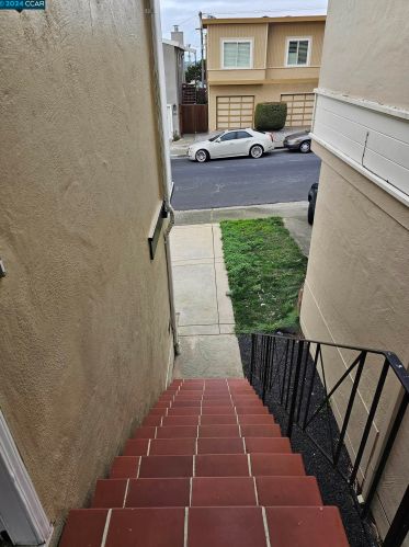 295 Alta Vista Way, Daly City CA  94014-1405 exterior