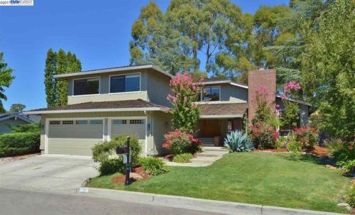 220 Cypress Hills Ct, Danville, CA 94526-6205