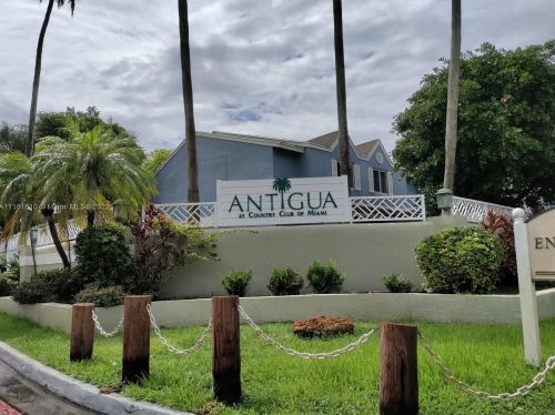 17330 67th Pl, Hialeah, FL 33015-5840