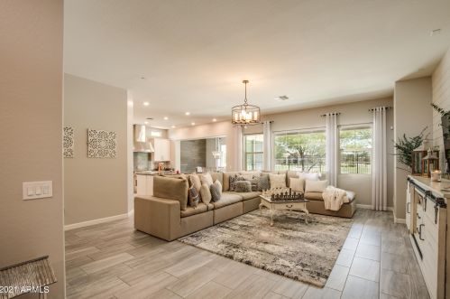 3539 Balsam Dr, Chandler, AZ 85286
