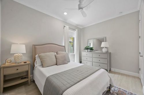 2727 Aviamar Cir, Naples FL 34114-9756 exterior