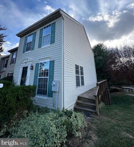 1735 Vonnies View Ct, Woodbridge, VA 22192-5606