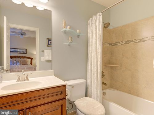 20500 Stone Fox Ct, Leesburg VA 20175-7223 exterior