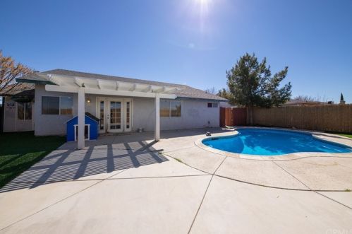 15058 Highlander Dr, Victorville, CA 92394-2083