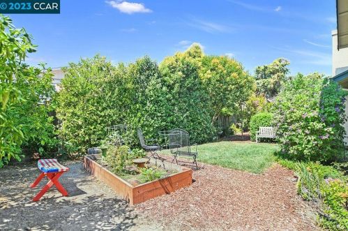 2563 Holly View Ct, Pacheco CA  94553-3457 exterior