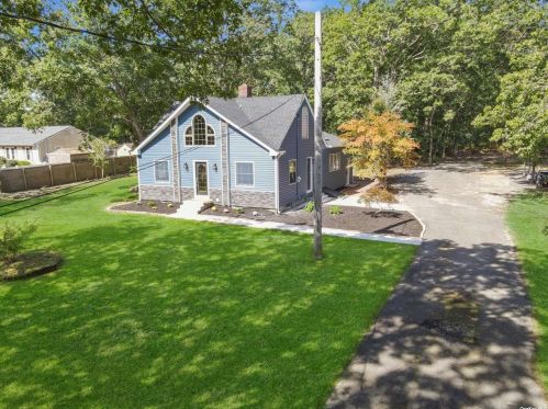 125 Gull Dip Rd, Panamoka, NY 11961-2986