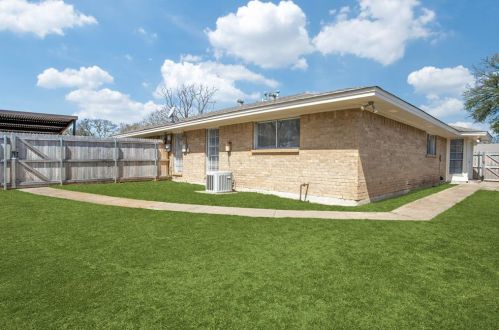 610 Woodhaven Pl, Richardson TX  75081-5108 exterior
