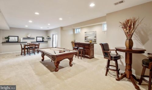 8701 Lords View Loop, Gainesville VA  20155-5806 exterior