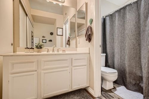 1785 Promenade Pl, Vista CA  92083-6167 exterior