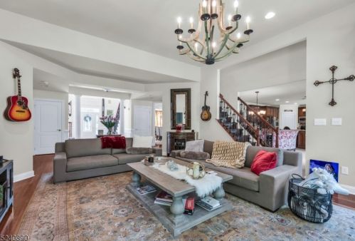 22 Fieldview Dr, Sparta NJ  07871-2744 exterior