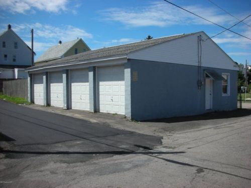 526 10th St, Hazle Township, PA 18201-3038