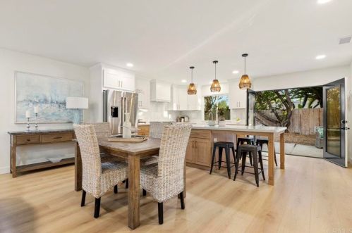 2079 Park Dale Ln, Encinitas CA  92024-4325 exterior