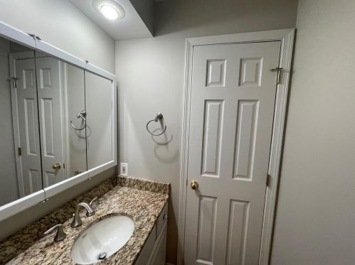 3908 Santa Maria Dr, Darbydale OH  43123-2823 exterior