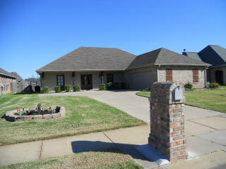5947 Ron Mar Dr, Alexandria, LA 71303-3790
