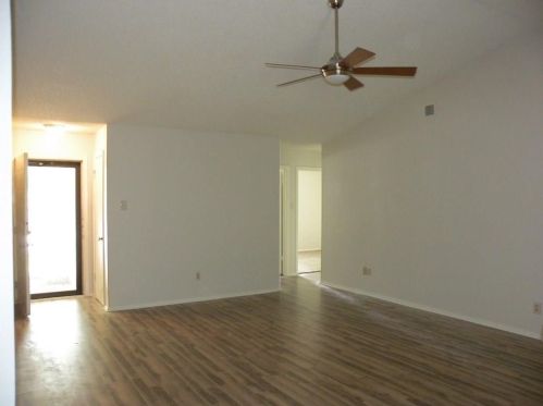 11401 Bristle Oak Trl, Austin TX  78750-1307 exterior