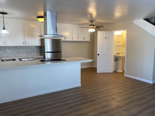 1240 Juniper Dr, Gilroy, CA 95020-4715