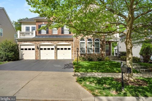 43768 Riverpoint Dr, Leesburg, VA 20176-8242