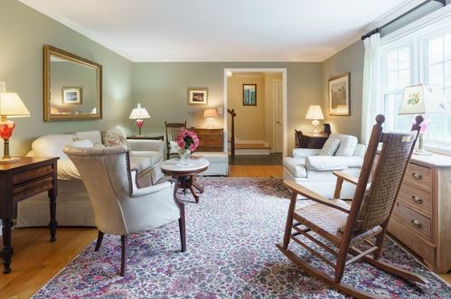 61 Carriage Dr, Waterbury CT  06708-3309 exterior