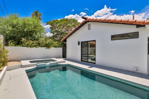 54780 Avenida Obregon, La Quinta CA  92253-3712 exterior