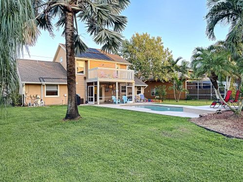 1726 Berkshire Blvd, Fort Pierce FL 34952-7112 exterior