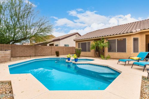 3890 Ashley Dr, Chandler AZ 85249-5261 exterior