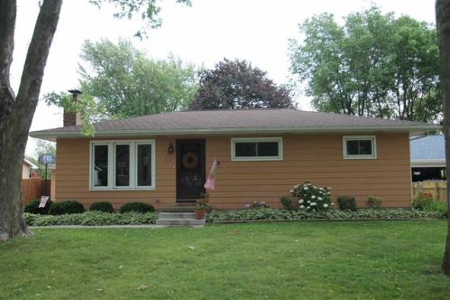 2737 Crestline Ave, Waterloo, IA 50702-5810