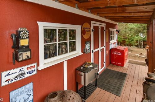 1063 H Ln, Big Bear City CA  92314-9693 exterior