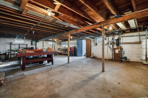 267 Hamilton Ave, North Lindenhurst NY  11757-3813 exterior