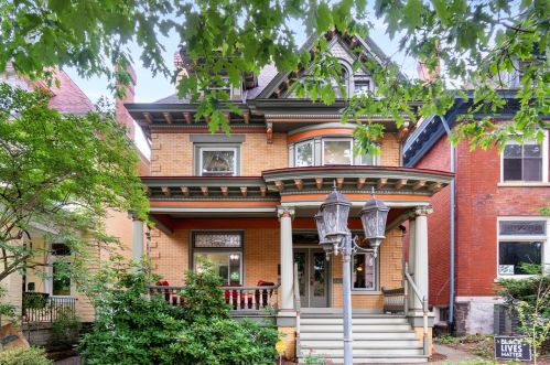 1431 Denniston St, Pittsburgh, PA 15217-1332