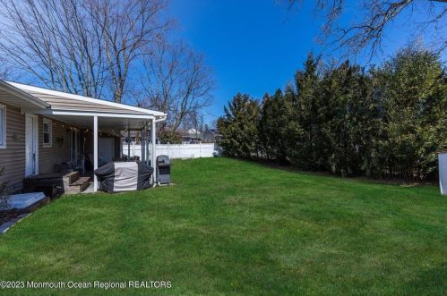 319 Spruce Dr, Bricktown NJ  08723-5948 exterior