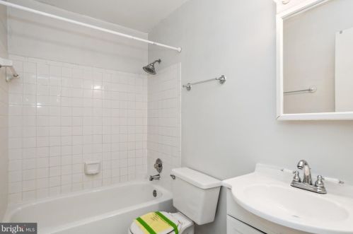 13488 Princedale Dr, Woodbridge VA  22193-3842 exterior