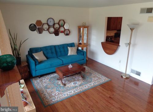 8760 Presidents Dr, Hummelstown, PA 17036-9393